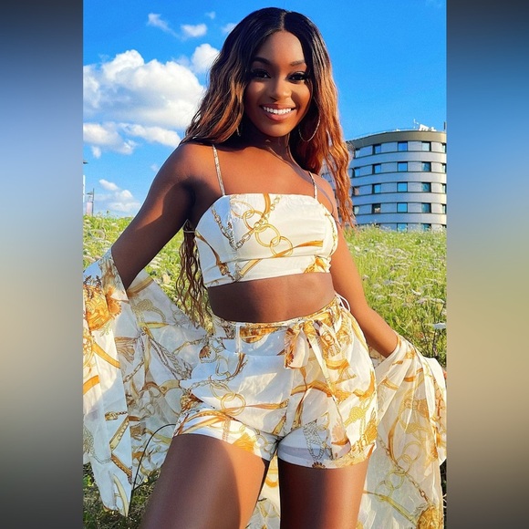 Fashion Nova Flying So Far Tropical Shorts Only !!! Size S NWT - Picture 1 of 4